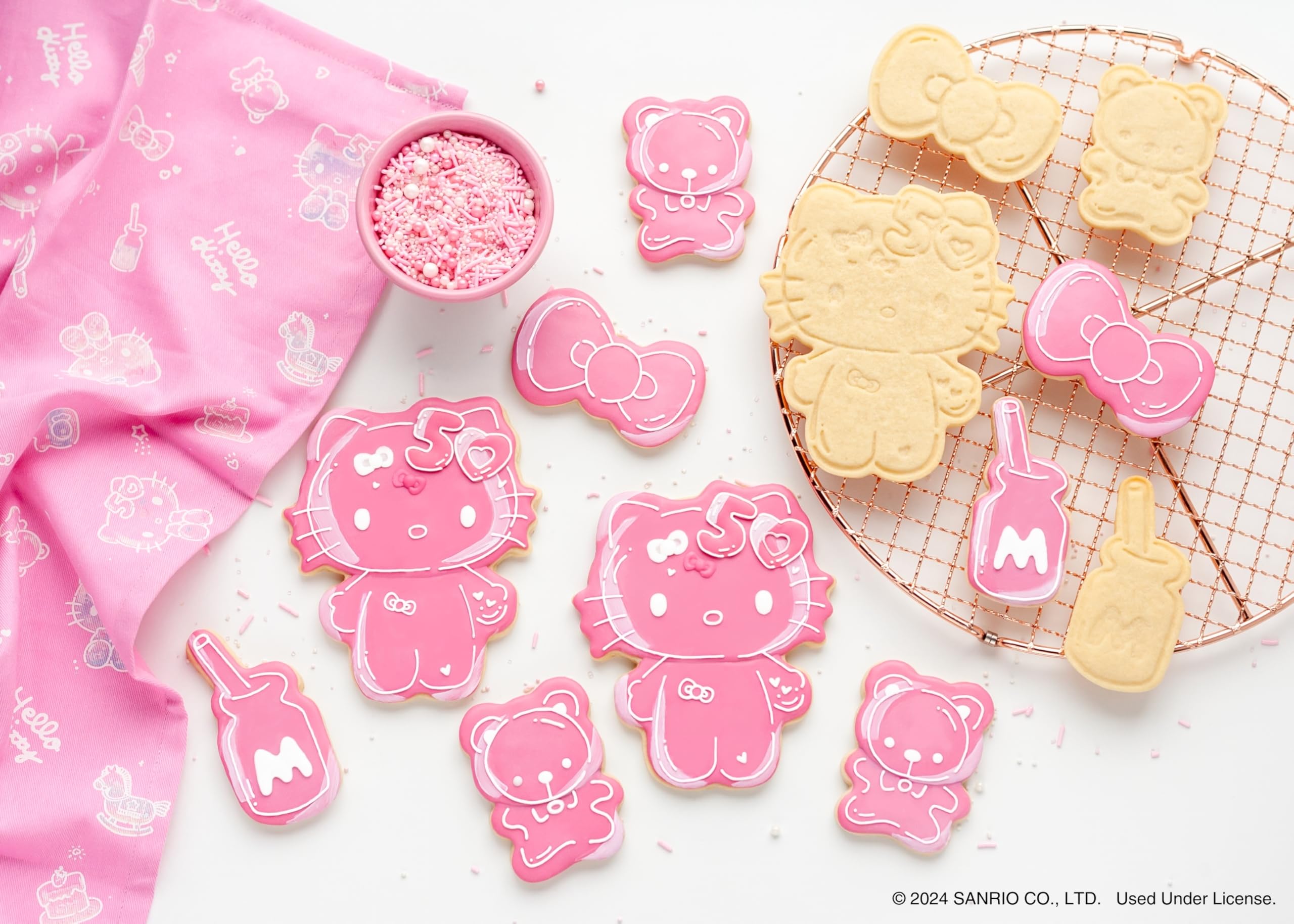 Amazon.com: Handstand Kitchen Hello Kitty Commemorative 50th